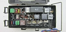 96 AUDI A6 MAIN FUSE BOX RELAY SWITCH PANEL 2.8L V6 ENGINE MOTOR HARNESS END CAR
