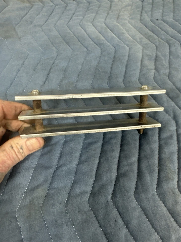 Lincoln Capri 1955 parrilla lateral inferior parachoques delantero relleno OEM de colección Rh o LH Foto 3 de 4