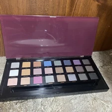 HollyWood Pro fusion Eyeshadow Palette New 24 Colors Profusion