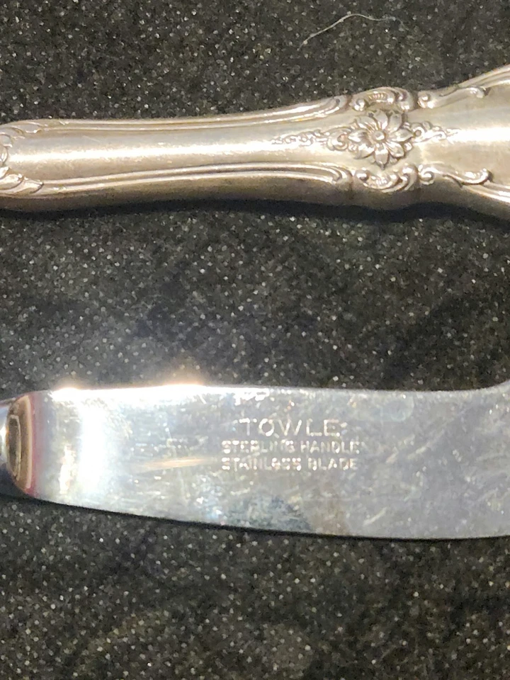 Cuchillo esparcidor de mantequilla de plata Olde Master (Sterling, 1942) de Towle 5 3/4" Foto 3 de 4