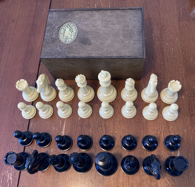 Vintage Cavalier Weighted Chessmen Tournament Chess Set 4'' King 32 Pieces #1491