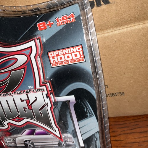 Maisto G Ridez '87 Chevrolet El Camino WHITE 1:64 Scale Diecast 2006 Open Hood - Picture 4 of 5