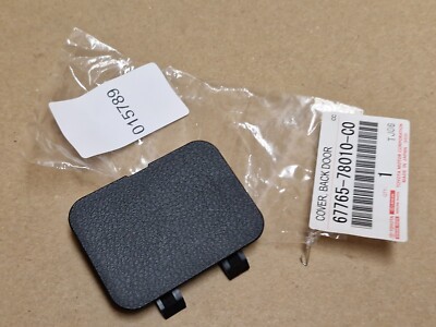 Lexus NX300h Liftgate Trim Cap Schwarz 2015-2021 67765-78010-C0 Original NEU