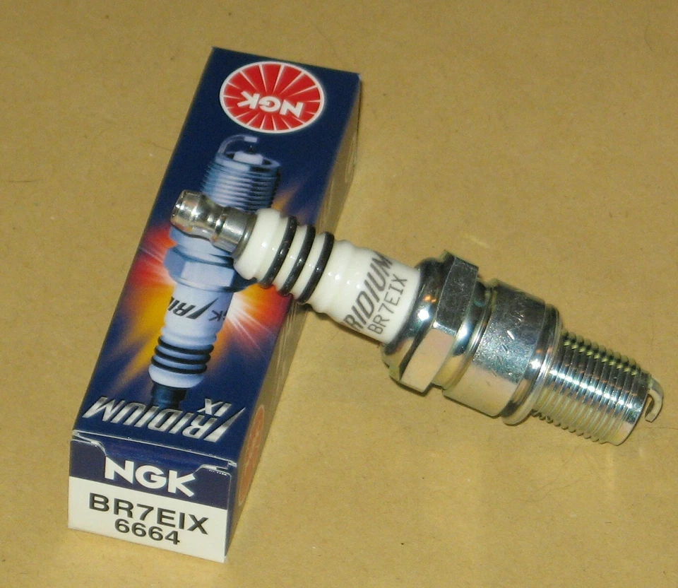 Bougie D'Allumage NGK Iridium Pour Vespa PX 200 E Année 1982-2003 - Photo 1/1