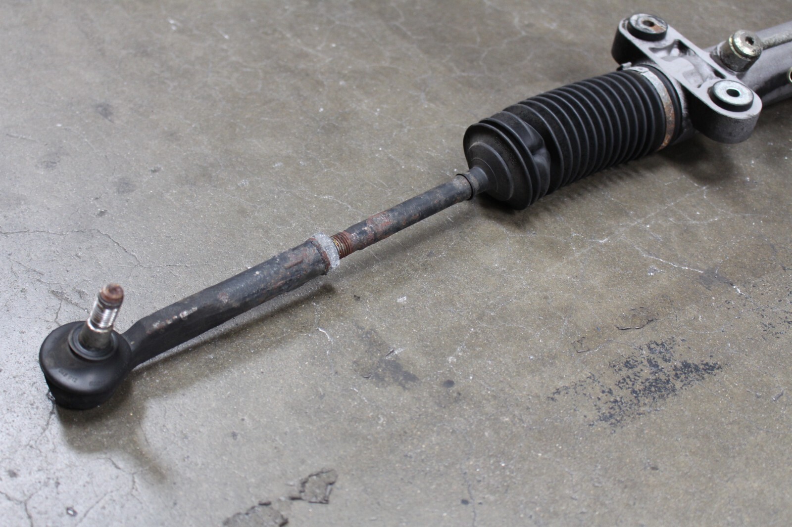 Ferrari 456 M, Steering Gear Rack, Rusted Outer Tie Rods, Used, P/N 174950