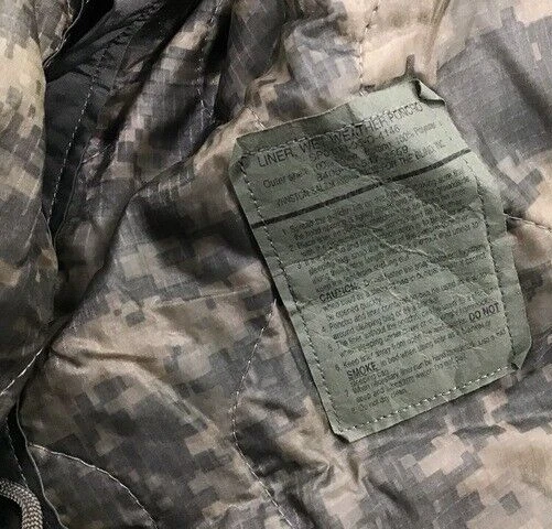 ACU Wet Weather Poncho Liner - NSN # 8405-01-547-2559 - Bild 3 von 3