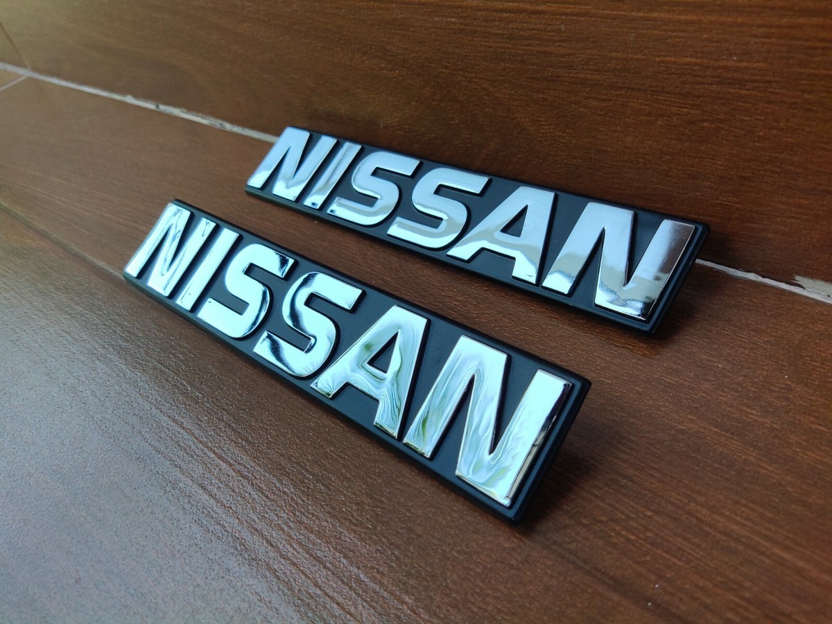 1985-1986 Nissan 720 Pickup Truck Front Side Fender Emblem Badge