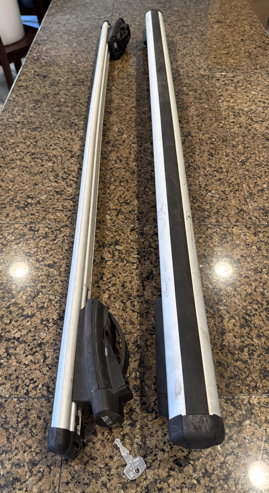 COMPLETE THULE CROSSROAD 450R ROOF RACK 47