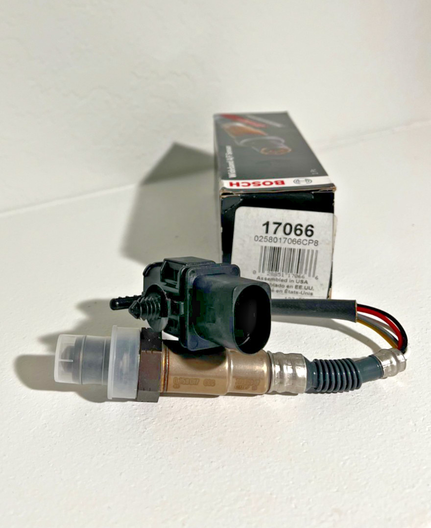 New Genuine Bosch OE Upstream O2 Oxygen Sensor Square Connect For Cadillac V6 V8