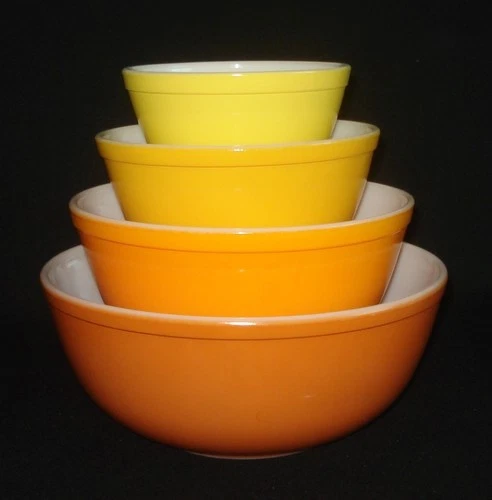 PYREX - 4 pc. Yellow - Orange DAISY Mixing, Nesting Bowl Set