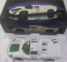 Exoto Motorbox Porsche 910 1:18