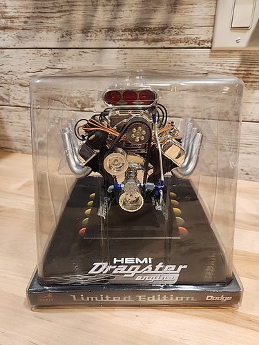 Dodge HEMI Top Fuel Dragster 426 Engine 1/6 Model by Liberty Classics 84028