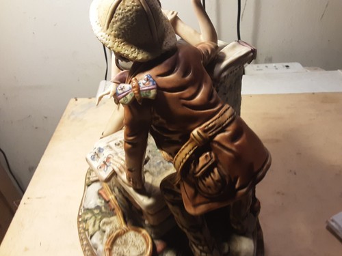 NATURALIST SIGNED CAPODIMONTE PORCELAIN SIZE 27X19X28 EXCELLENT CONDITION - Picture 8 of 22