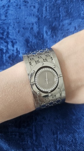 Gucci DIAMOND BANGLE WATCH
