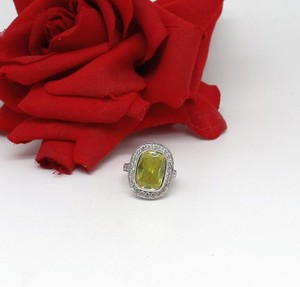Sterling Silver Signed Lime Green CZ Cocktail  Ring Size 7 8.31g  CAT RESCUE