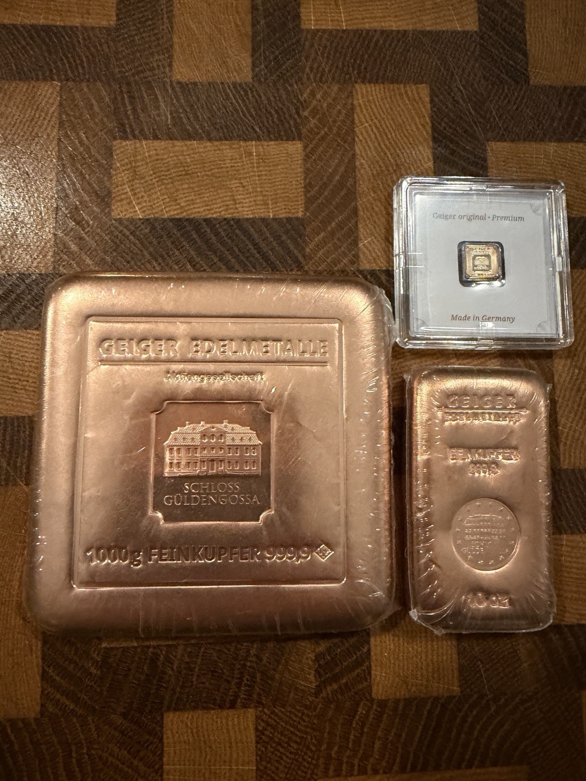 GeigerLot!1Kiloand10ouncecopperwith1gramsilverLot.