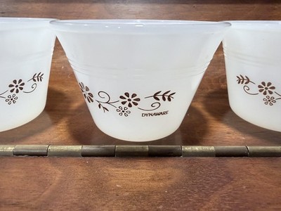 3-Dynaware Pyr-O-Rey Ramekin White Milk Glass Brown Daisy Vintage 1960-70