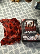 Tiny Nightmares Horror Mystery Vinyl Figure Just Play Terrif-Eyes IT Pennywise