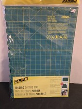 Olfa Folding Cutting Mat 17in x 24in Green SH9AC76