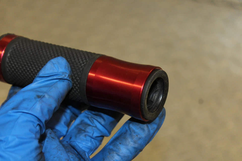 1999 YAMAHA YZF R1 YZFR1 APERTO DE ACELERADOR DIREITO - Imagem 4 de 4