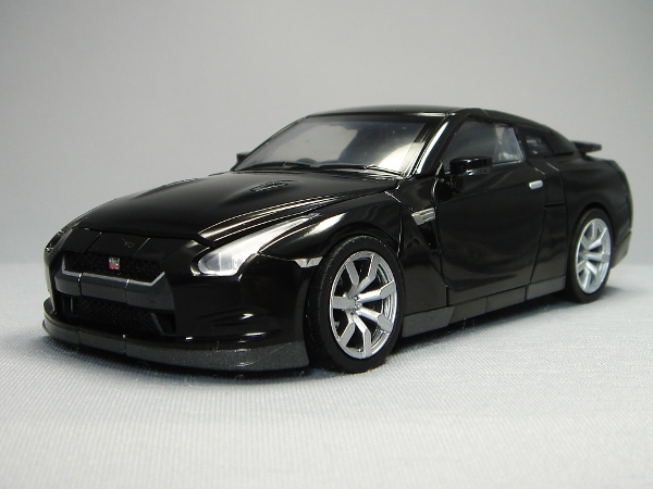 Takara Tomy Transformers Alternity Nissan GT-R Convoy Super
