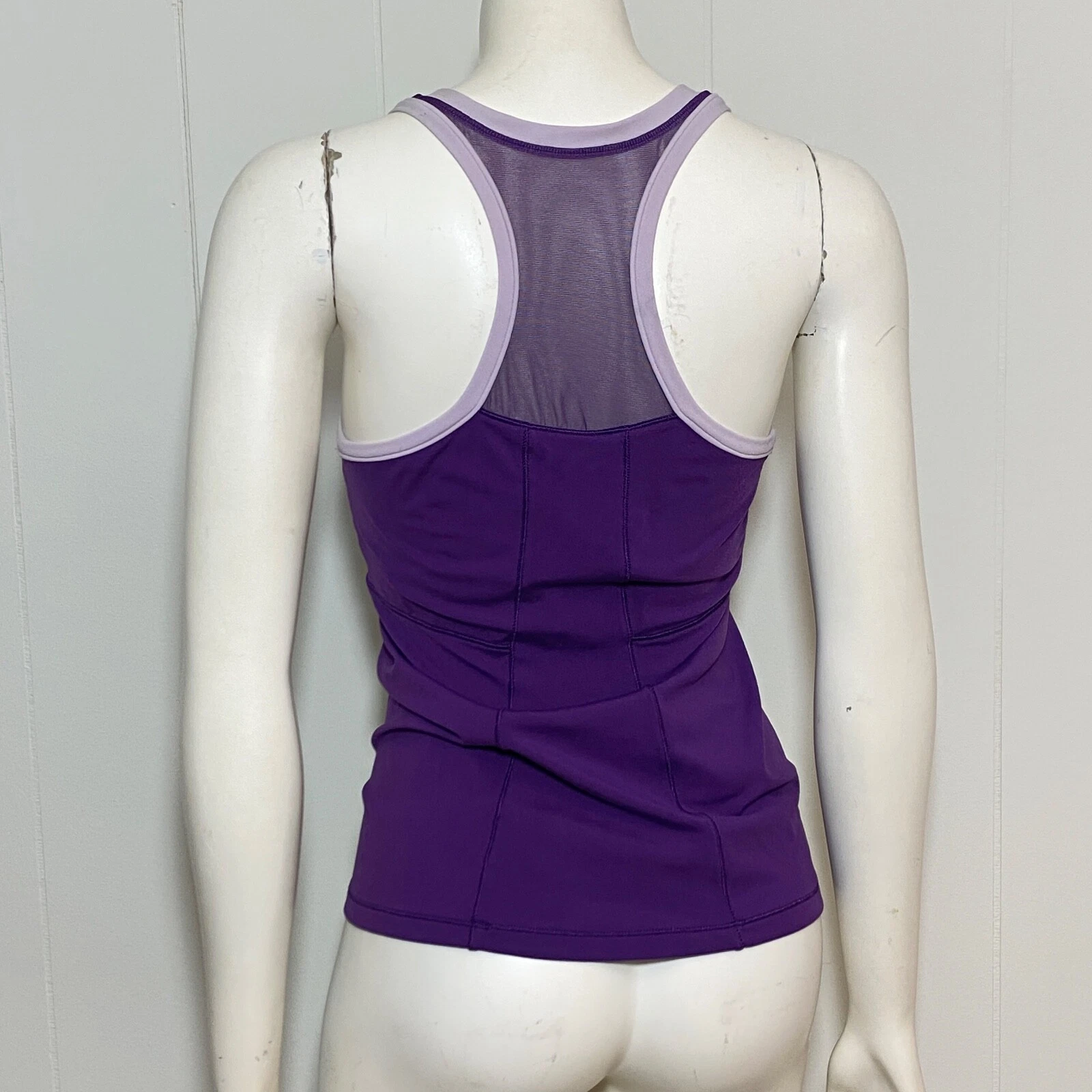 alo-yoga cool fit nylon stretch mesh racerback v neck shelf tank-bra