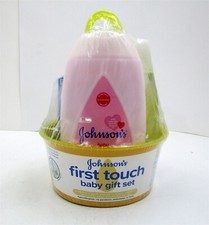 Johnsons First Touch Gift Set Baby Bath Skin Hair Essentials