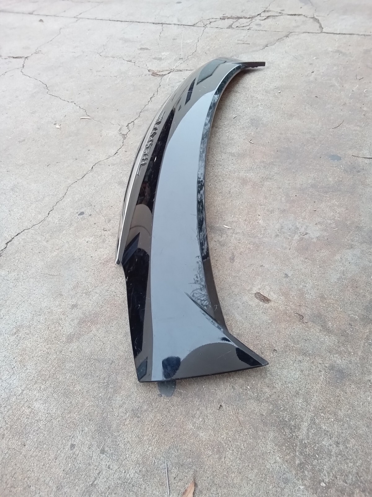 2016 2017-2019 MASERATI LEVANTE REAR TRUNK LID TAILGATE SPOILER WING TRIM PANEL