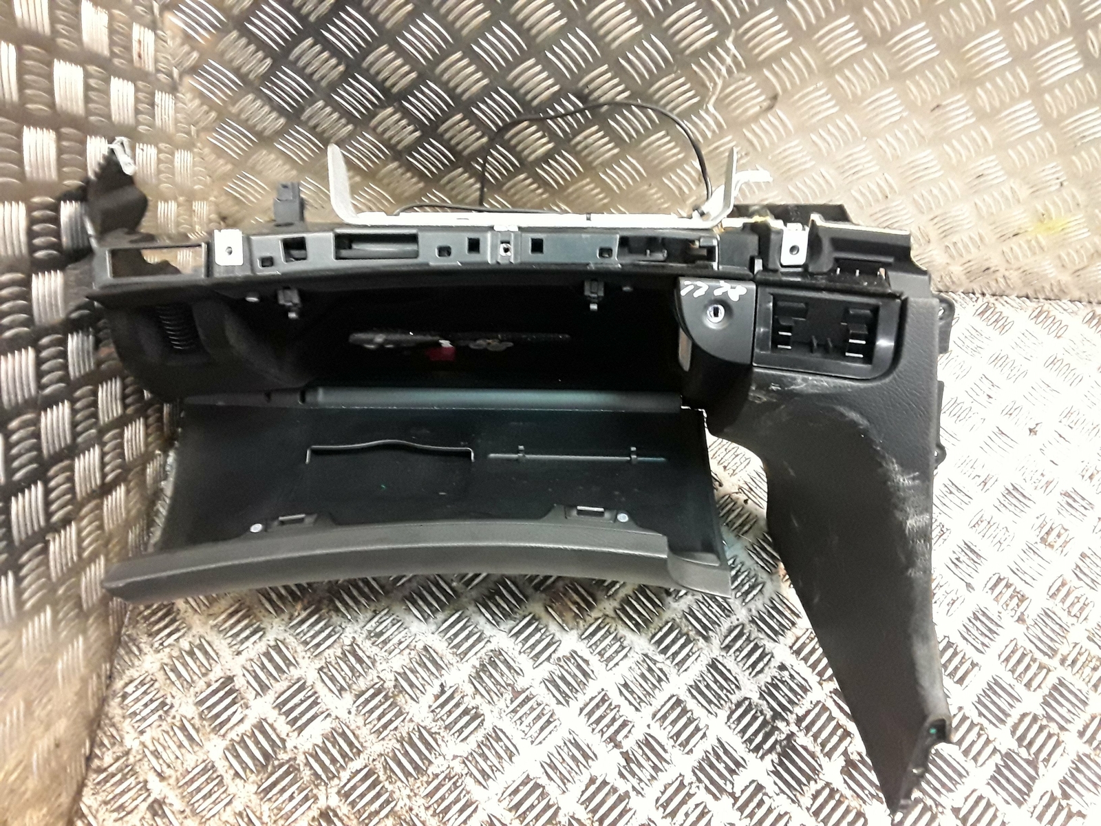 MERCEDES W211 GLOVE BOX in BLACK E Class W211 S211 RHD UK OEM USED ...