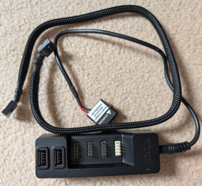 NZXT Interner USB Hub Controller - Erweitert 5 USB 2.0 Ports - Molex Anschluss