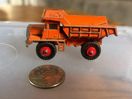 Matchbox Lesney #28-D Mack Dump Truck