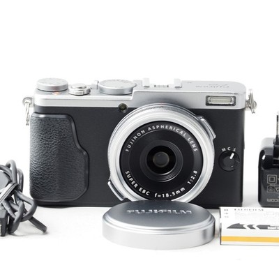 Fujifilm X70 Digital Camera Silver APS-C Compact Fixed Lens US Stock