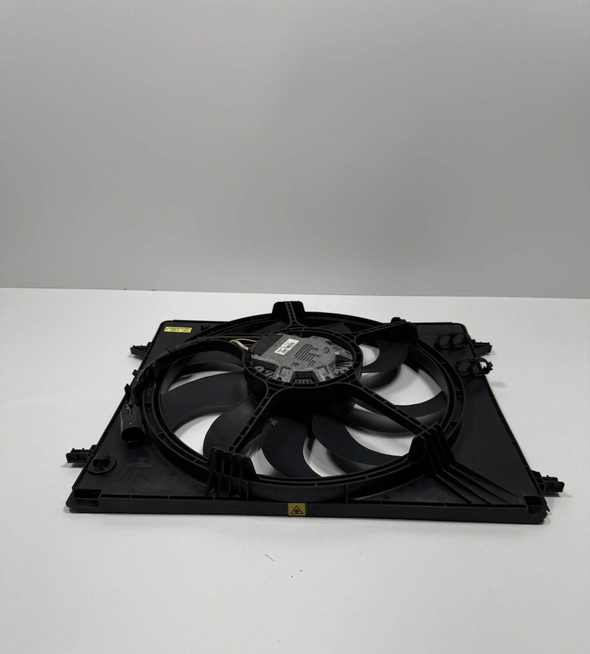 ✅2014-2022 Maserati Ghibli M157 Engine Radiator Cooling Fan Motor Assembly OEM