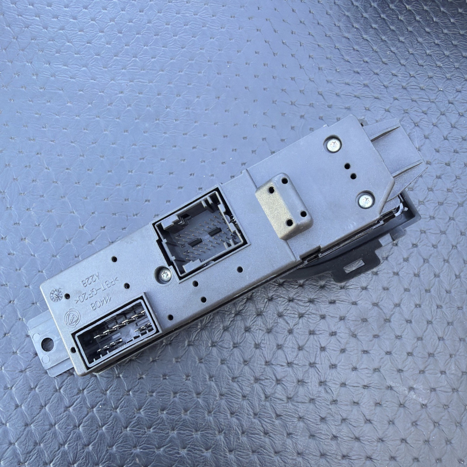 03-13 Maserati Quattroporte M139 Front Right Side Window Switch Control OEM