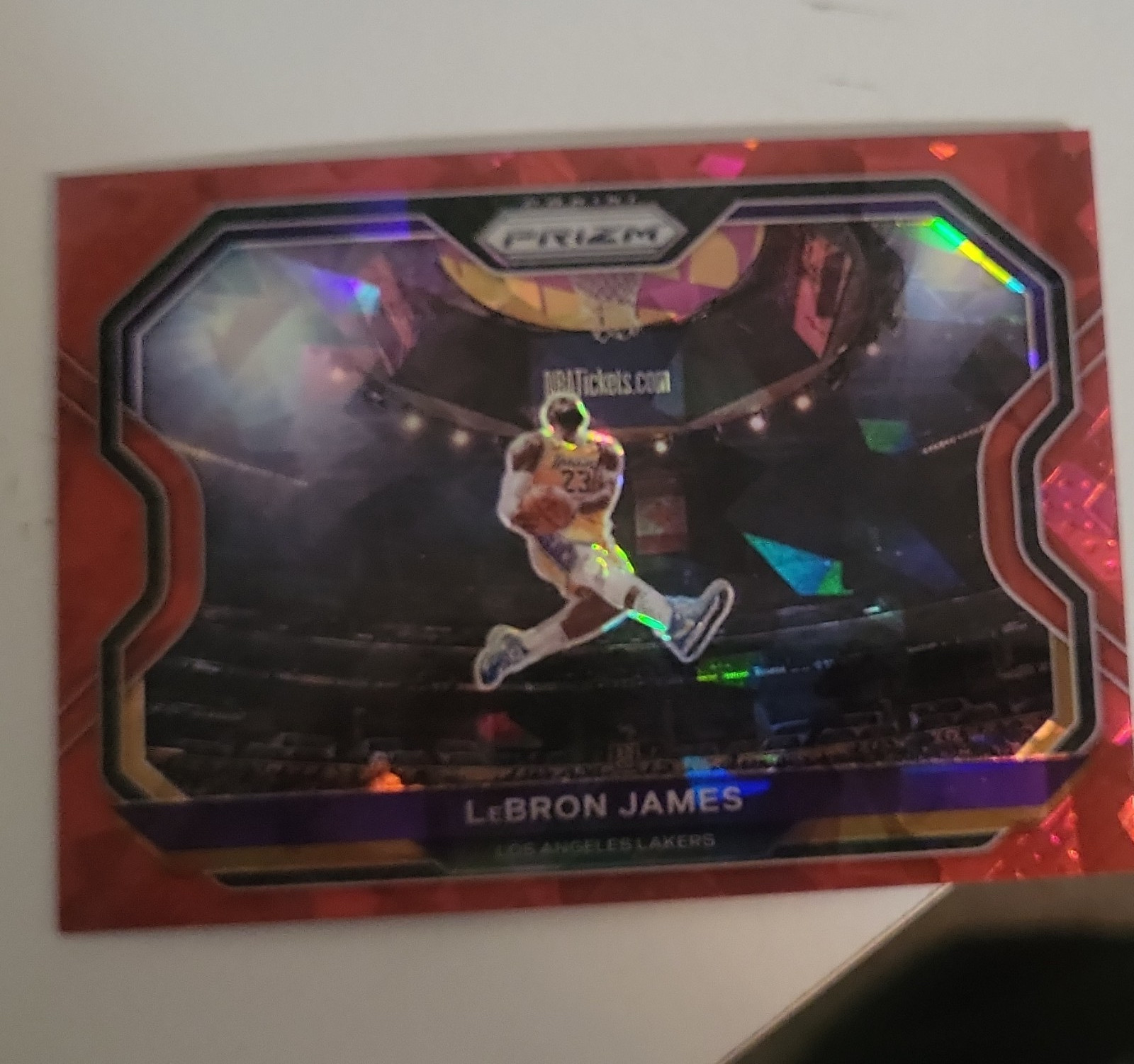 Panini 2020-21 Prizm LeBron James Red Cracked Ice Los Angeles Lakers NBA Card