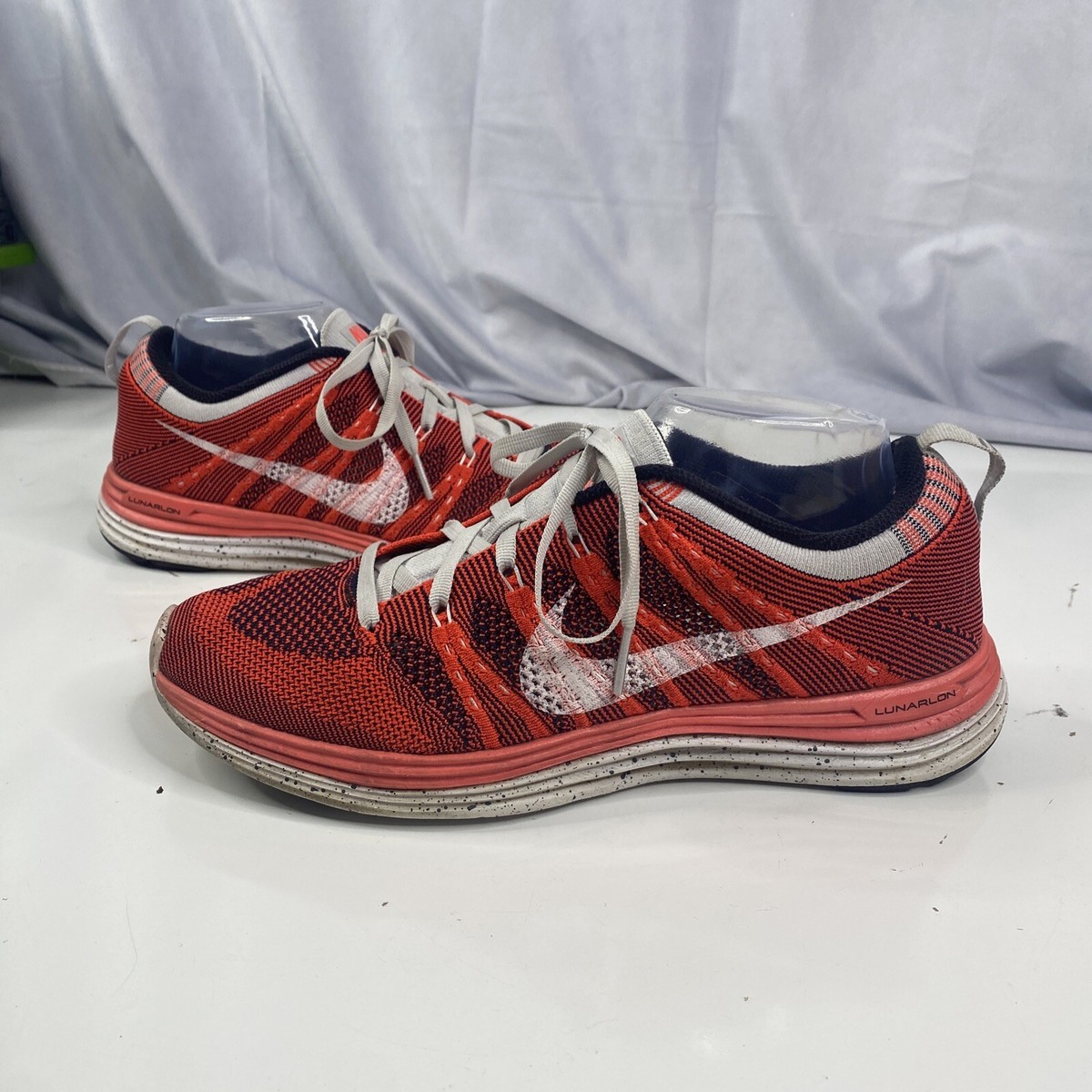 nike flyknit lunar red