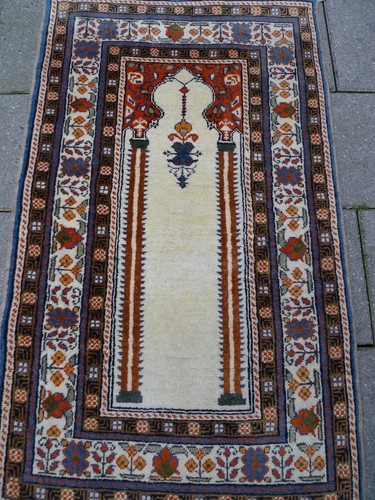 Tapis Oriental Persan à Motif Rouge - Dimensions 215x140cm - Épaisseur 1cm - Occasion