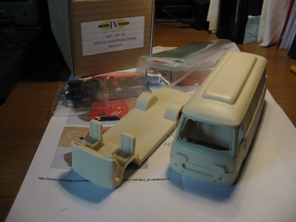 kit Fiat Furgone 625 Assistenza Corse Ferrari - IV Model Factory 1/43 - Immagine 2 di 4