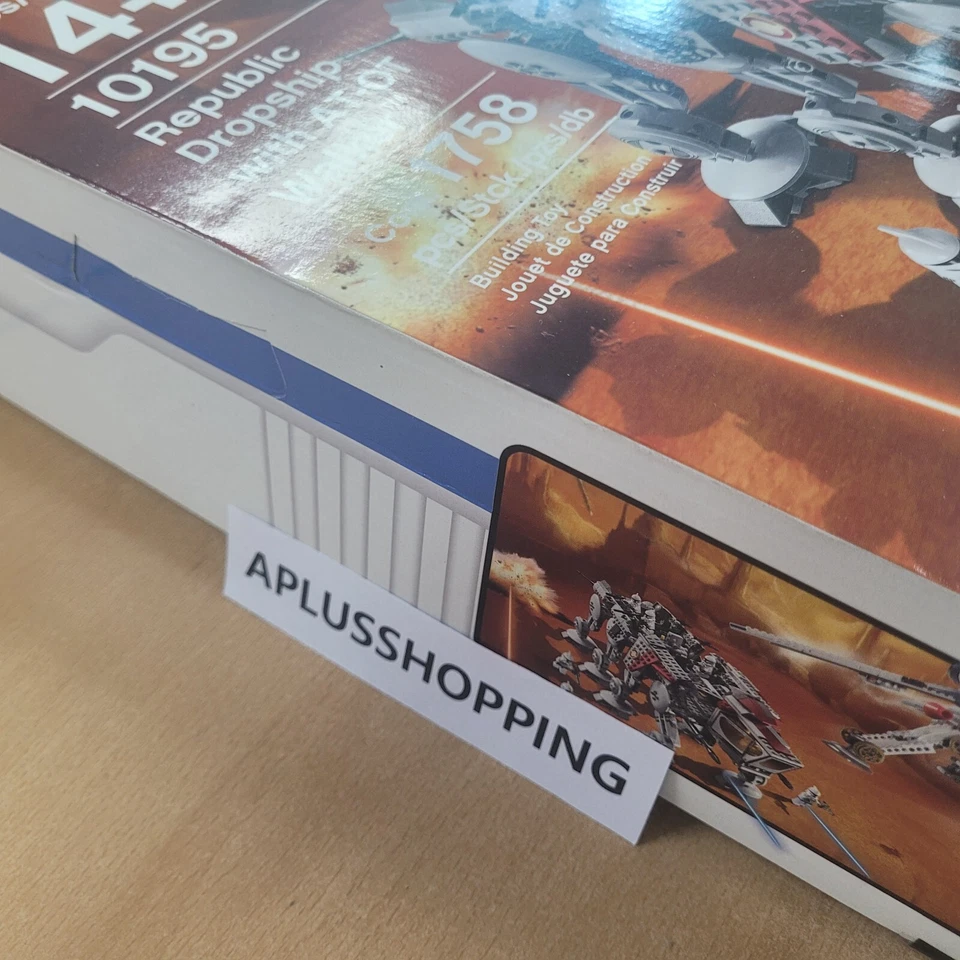 Lego 10195 Star Wars Republic Dropship with AT-OT Walker - Image 4 of 4