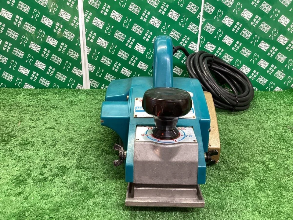 MAKITA CEPILLADORA CURVADA 4 3/8 IN 1003BA 100v,110mm 50-60Hz 1050W Foto 4 de 4