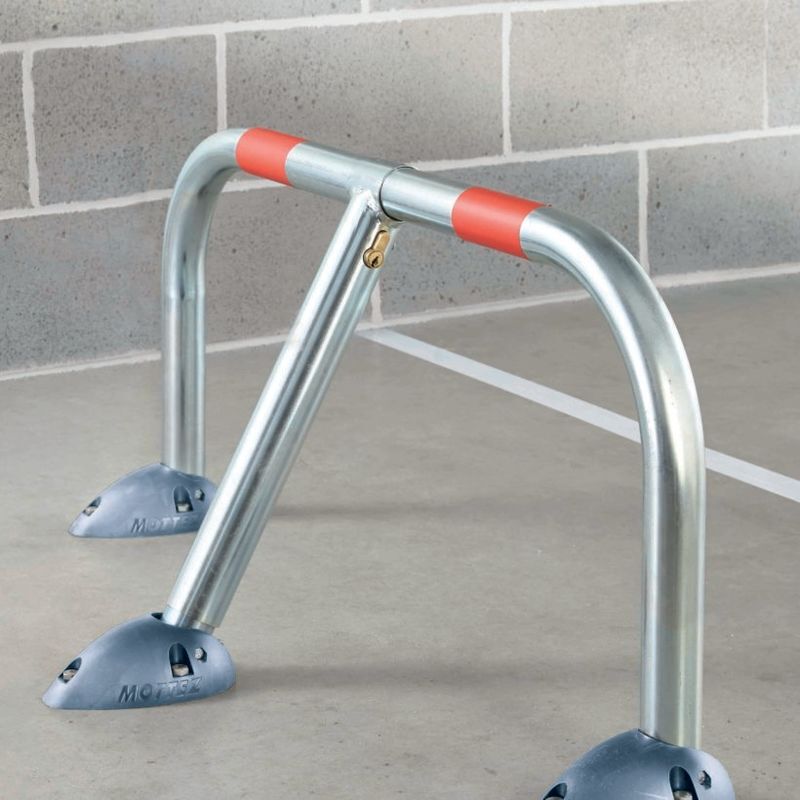 Barrière de parking rabattable 3 pieds Mottez B302 en acier galvanisé