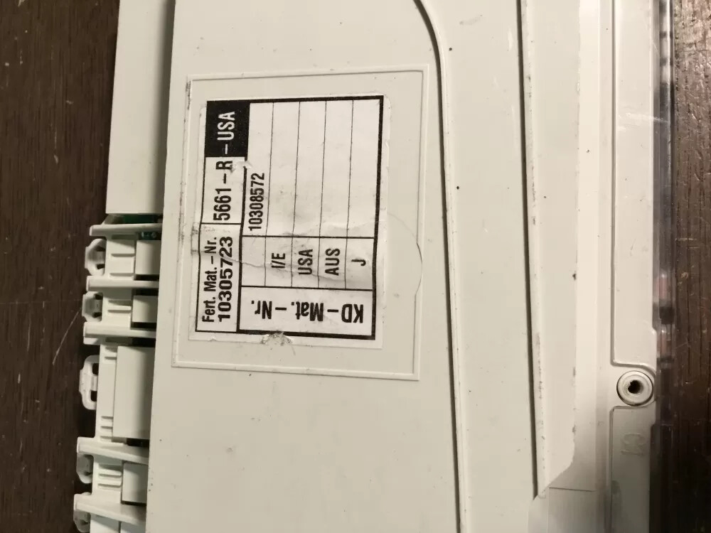 Unité électronique Miele Control 7046541 – Pour Machine à Café