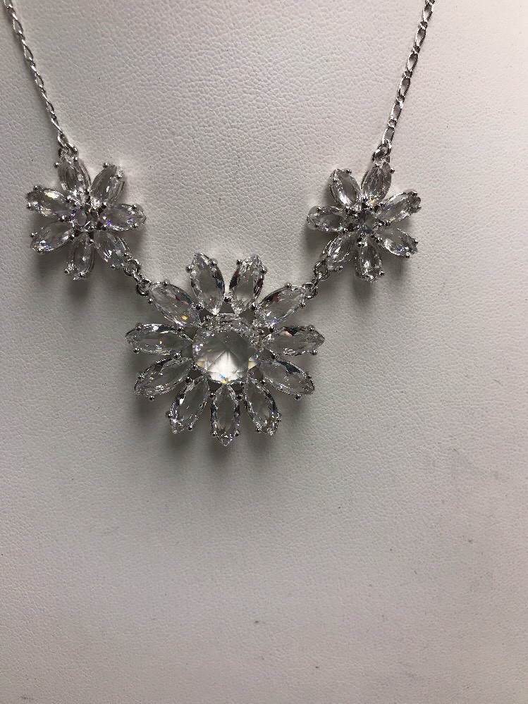 Kate Spade Silver Tone Crystal Gardens Flower Necklace Y1h for
