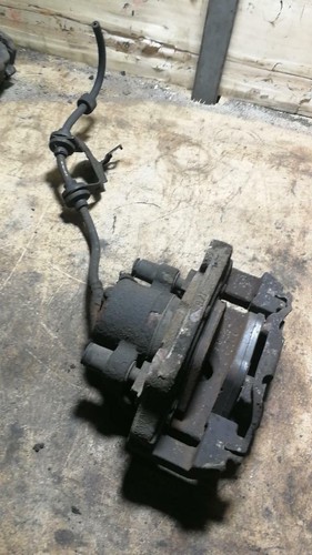 BMW 3 E90 320d Bremssattel vorne links 2.0 Diesel 130kw 2008 10419851 1AA51