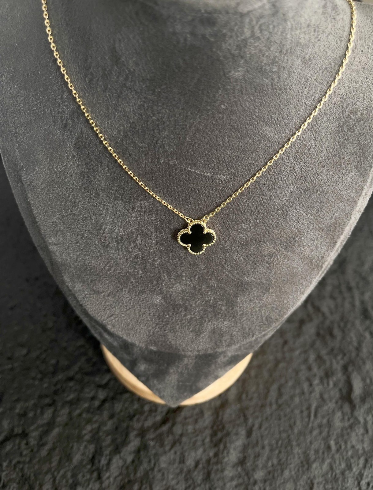 Van Cleef & Arpels Vintage Alhambra Black Onyx Gold Pendant Necklace