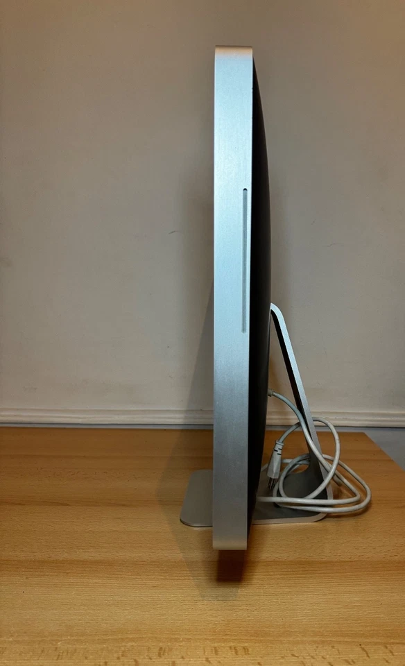 Apple iMac 24’’ A1225 (2009) C2D 2.66GHz 4GB 500GB SSD NVIDIA 9400 macOS - Bild 2 von 3