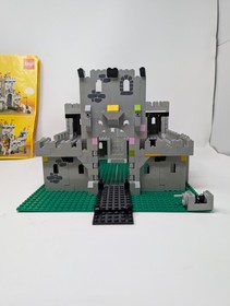 Vintage Lego 6080 King's Castle 1984 w/ Box, Manual - Likely 80-85% - Incomplete