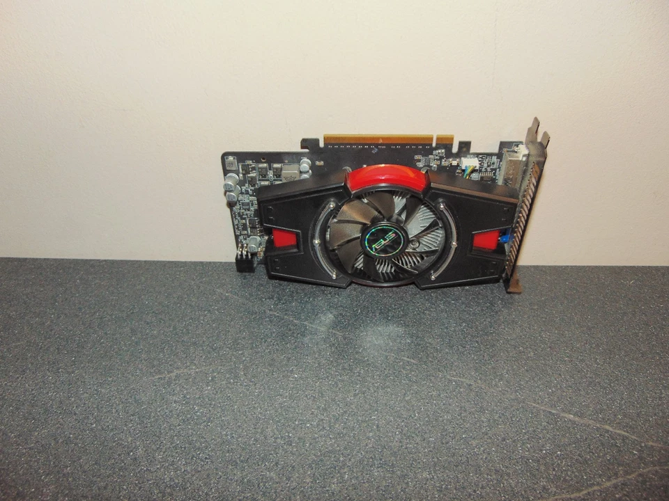 Asus Nvidia GeForce GTX 550 TI Graphics Card 1GB DDR5 *Working* - Image 4 of 4