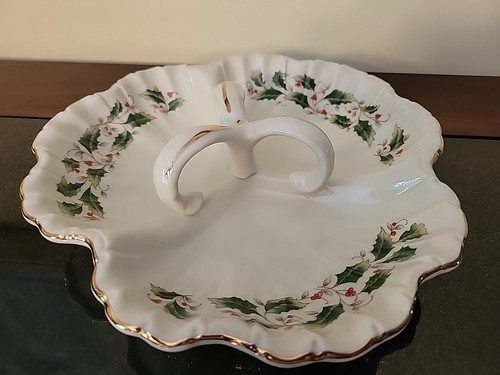 Vintage Caldors Porcelain Ware 3 Section Bon Bon/Candy Dish Holly Berry - Picture 2 of 12