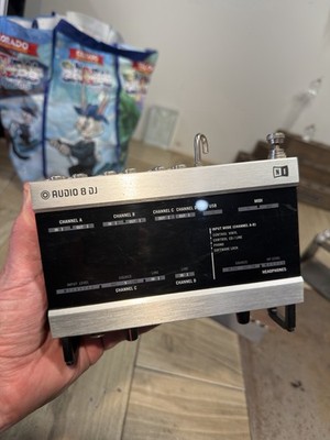 Native Instruments Audio 8 DJ Digital Recording Interface